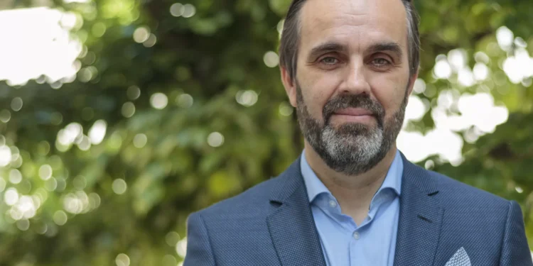 Bastonário dos médicos reeleito para segundo mandato com 74% dos votos