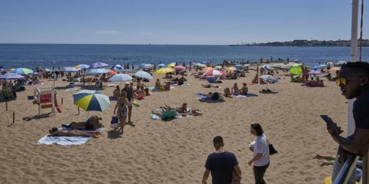 Temperaturas sobem já domingo. Vêm aí noites tropicais e máximas de 40ºC