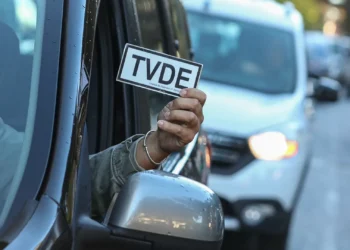 Motoristas de TVDE vão paralisar hoje contra tarifas da Uber