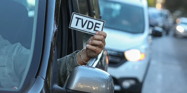 Motoristas de TVDE vão paralisar hoje contra tarifas da Uber