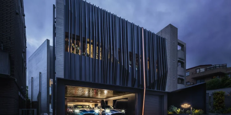 Garagem-museu e design sob medida: Aston Martin lança casa no Japão