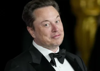 “Foi só um arranhão”. Foguetão da SpaceX explodiu na plataforma