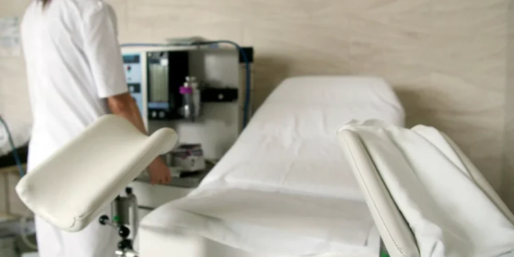 Mais de 2.500 mulheres residentes em Portugal abortaram em Espanha