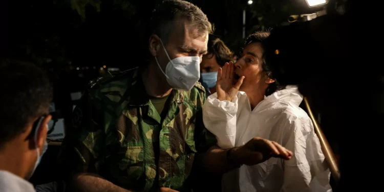 Dez em julgamento por tentar agredir Gouveia e Melo e Ferro Rodrigues