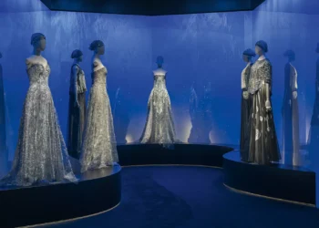 Exposição em Milão celebra os vinte anos da alta-costura de Giorgio Armani