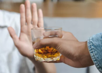 Especialista revela 5 motivos por que deve evitar álcool em caso de lesão