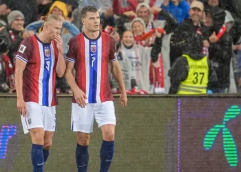 Dupla Haaland-Sorloth esmaga Itália no caminho para o Mundial 2026