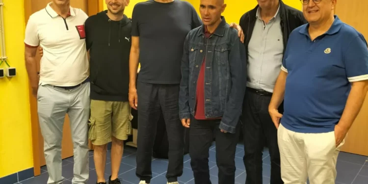 Utente internado há 16 anos realiza “sonho” de conhecer Andrea Bocelli