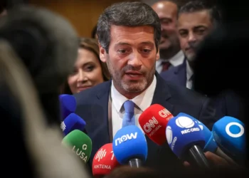 Ventura acusa Montenegro de querer trair resultado das eleições