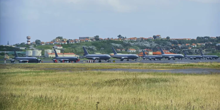 Portugal autorizou uso da Base das Lajes por 12 aviões reabastecedores dos EUA