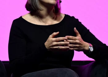 Hinge quer combater solidão dos mais jovens com ajuda de IA