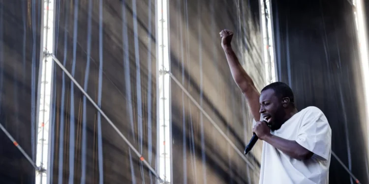 Concerto de Dino D’Santiago e Os Tubarões no Festival MED será “especial”