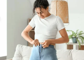 É possível ter uma hérnia por usar calças demasiado apertadas?