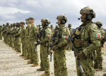 Cerca de 200 militares do Exército e Marinha partem para a Roménia