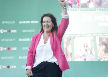 Mendes Godinho promete 10 mil casas em Sintra até 2030 e mais transportes