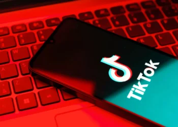 China rejeita acusações sobre armazenamento ilegal de dados do TikTok