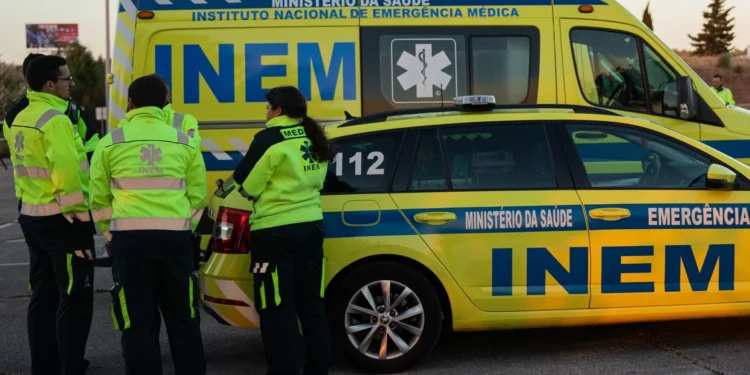 Colisão entre ambulância do INEM e ligeiro faz 4 feridos graves em Salvaterra de Magos