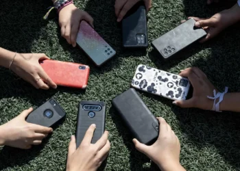 Telemóveis nas escolas. “Muitos milhares de pais não concordam com a medida”, diz Filinto Lima