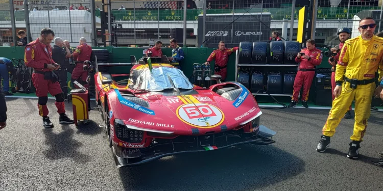 Ferrari em ação: os bastidores da equipe italiana nas 6 Horas de SP