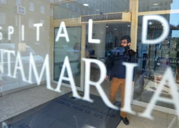 Costureiras do Santa Maria dão nova vida a peças (que iriam para o lixo)