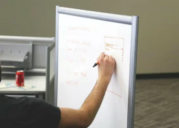 Governo discute vinculação extraordinária de professores com sindicatos