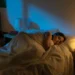 Dorme com uma luz acesa? Eis os riscos que tem de conhecer