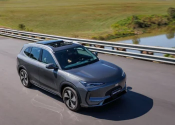 Novo SUV chinês aposta no conforto para cativar entre SUVs médios