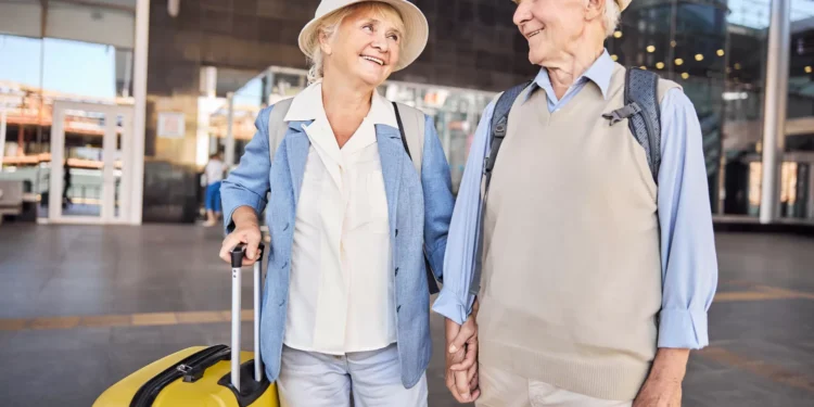 Tem mais de 65 anos? Evite estas cinco peças de roupa ao viajar