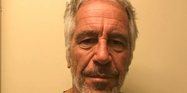 Jeffrey Epstein. Justiça dos EUA quer tornar públicas transcrições
