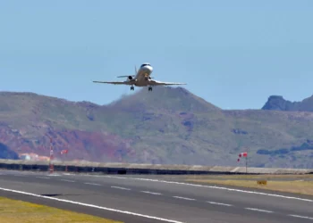 Vento está a condicionar partidas e chegadas no aeroporto da Madeira