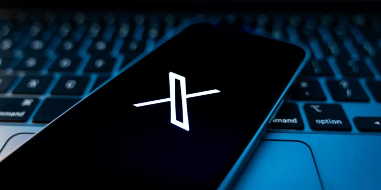 Rede social X com problemas? Sim e não é o único