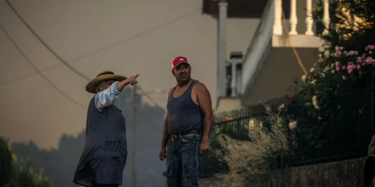Incêndio. Retirados habitantes de duas aldeias de Sabrosa