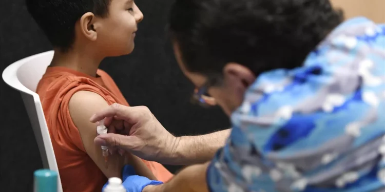 Mais de 14 milhões de crianças ficaram por vacinar em 2024