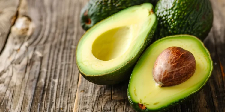 Aprenda, de uma vez por todas, a perceber se um abacate está maduro