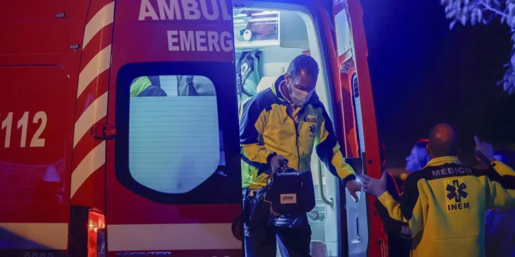 Bebé morre após nascer em ambulância a caminho do hospital