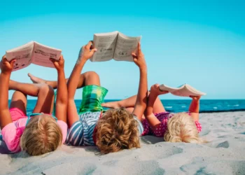 Altura de passear e viajar? Saiba como ter as crianças ‘debaixo de olho’