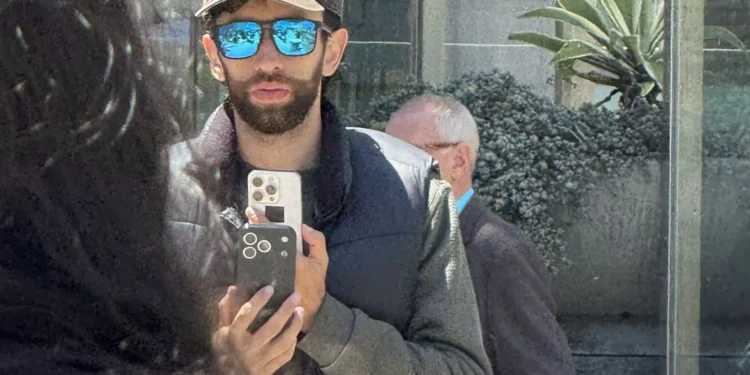 O iPhone 17 Pro foi avistado em público. Eis as imagens