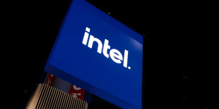Intel anuncia cancelamento do fabrico de ‘chips’ na Europa