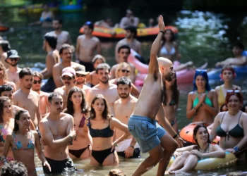 Paredes de Coura é o “Natal em agosto”. Tem de se ir “uma vez na vida”