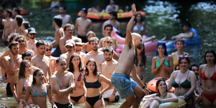 Paredes de Coura é o “Natal em agosto”. Tem de se ir “uma vez na vida”