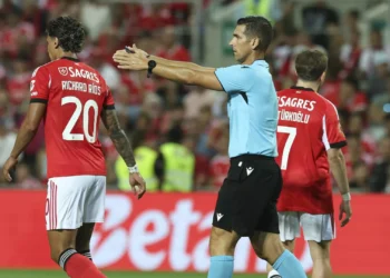 Nota 4 para Fábio Veríssimo. “Jogo sem casos, esteve bem”