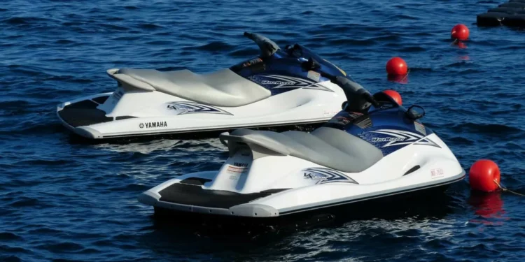 Pai morre e filha fica ferida após colisão de motas de água no Rio Douro