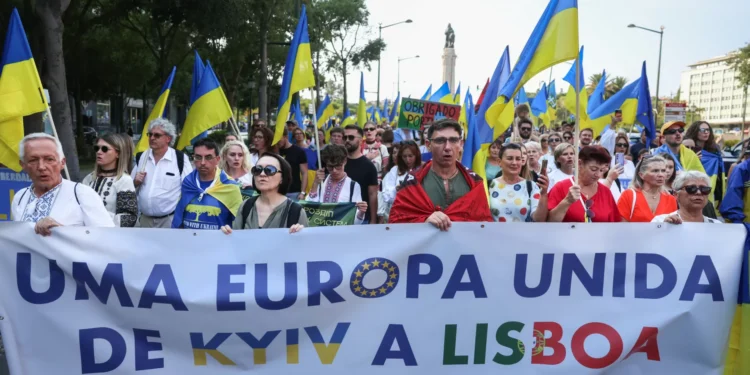 Meio milhar juntou-se em Lisboa para celebrar independência da Ucrânia