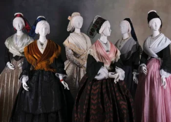 Novo museu na França lança luz sobre a ancestralidade do vestir