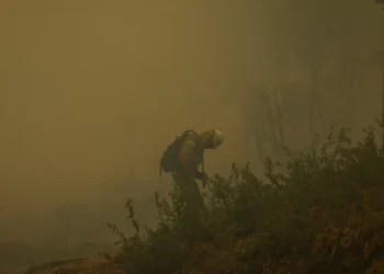 Fogo no Douro internacional “começou a ceder aos meios de combate”