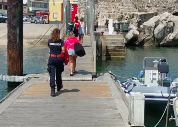 Jovem resgatada após sentir-se mal em barco a caminho da ilha da Berlenga
