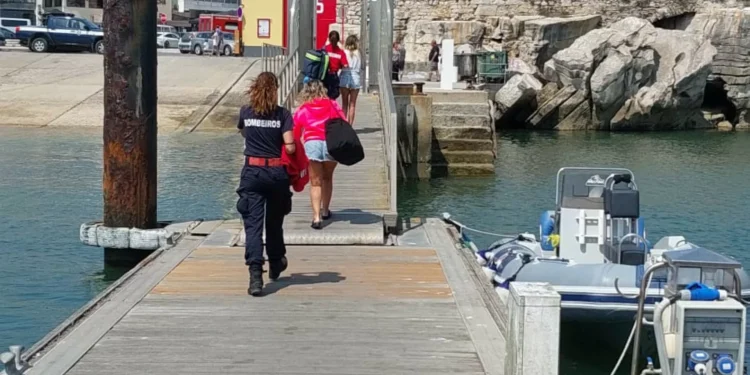 Jovem resgatada após sentir-se mal em barco a caminho da ilha da Berlenga