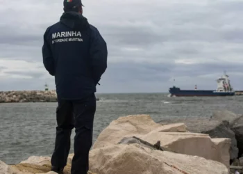 Buscas por pescador desaparecido no mar em Aljezur retomadas na 5.ª-feira