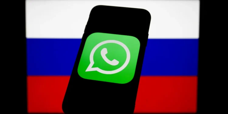 Rival russa do WhatsApp estará em todos os telemóveis vendidos no país