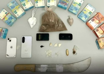 Mãe e filho detidos em Faro por tráfico droga. Ela ‘assumiu culpa’